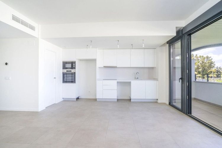 Apartment | Resale in Torremolinos in Torremolinos Others, Torremolinos, Costa del Sol - Photo 3