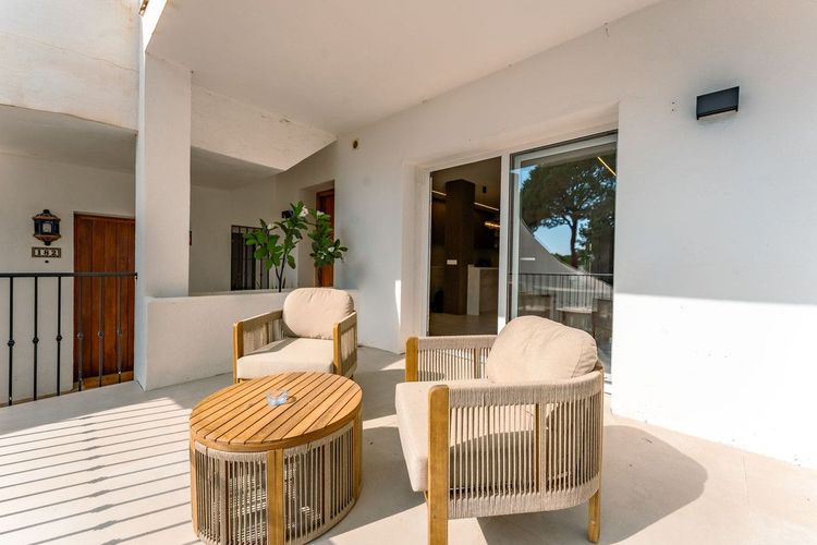Apartment | Resale in Aloha in Aloha, Nueva Andalucía, Costa del Sol - Photo 3
