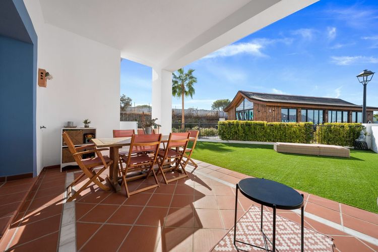 Apartment | Resale in Benahavís in Benahavís Others, Costa del Sol - Photo 4