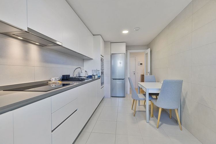 Apartment | Resale in Nueva Andalucía in Nueva Andalucía Others, Costa del Sol - Photo 4