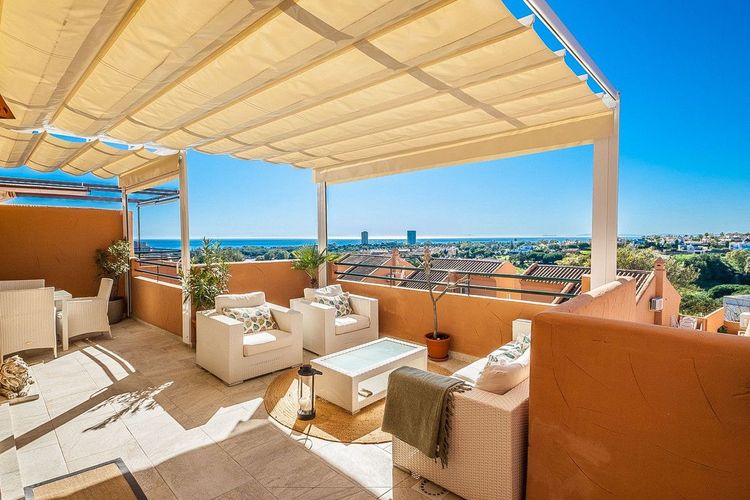 Penthouse | Resale in Elviria - Development photo 1