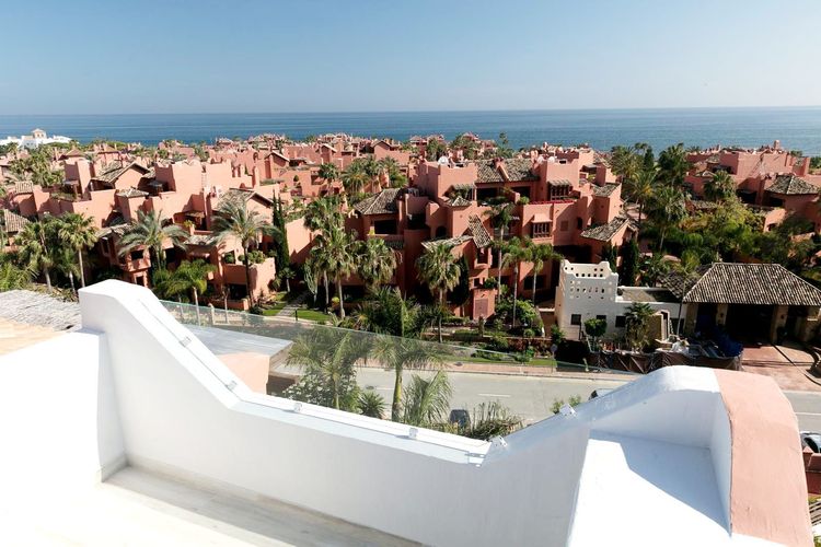 Penthouse | Resale in New Golden Mile - Development photo 1