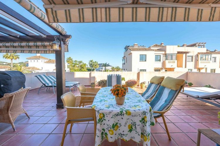 Apartment in Elviria in Elviria, Marbella East, Costa del Sol - Photo 2
