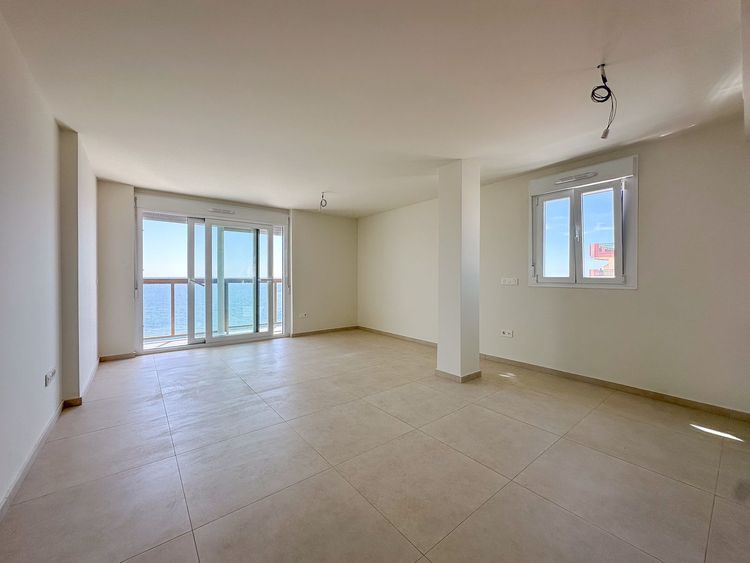 Apartment | Resale in Fuengirola in Fuengirola Others, Costa del Sol - Photo 5