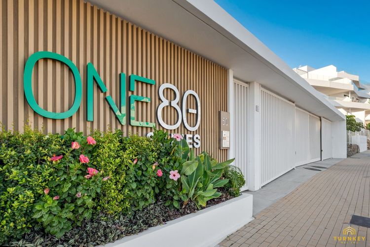 Apartment | Resale in Estepona in Estepona, Costa del Sol - Photo 4