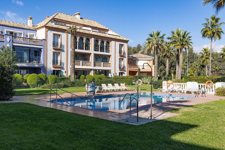Apartment | Resale in Casares in Casares Others, Costa del Sol - Photo 2