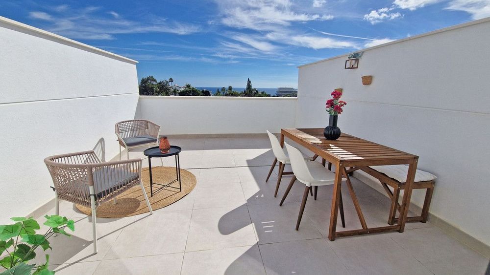 Apartment | Resale in Estepona in Estepona, Costa del Sol - Main property photo