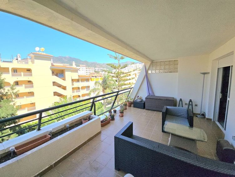 Apartment | Resale in Benalmadena Costa in Benalmadena Costa, Costa del Sol - Photo 5