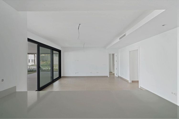 Apartment | Resale in Marbella in Marbella Others, Costa del Sol - Photo 5