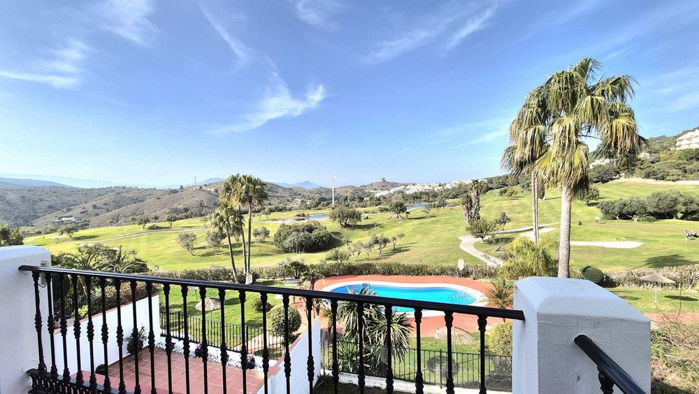 House | Resale in Alhaurin Golf in Alhaurin Golf, Costa del Sol - Main property photo