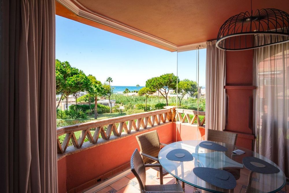 Apartment | Resale in Elviria in Elviria, Costa del Sol - Main property photo