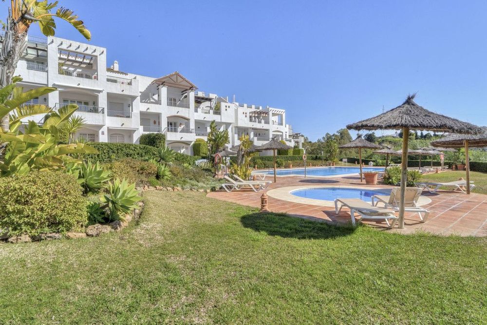 Apartment | Resale in Los Arqueros in Los Arqueros, Costa del Sol - Main property photo