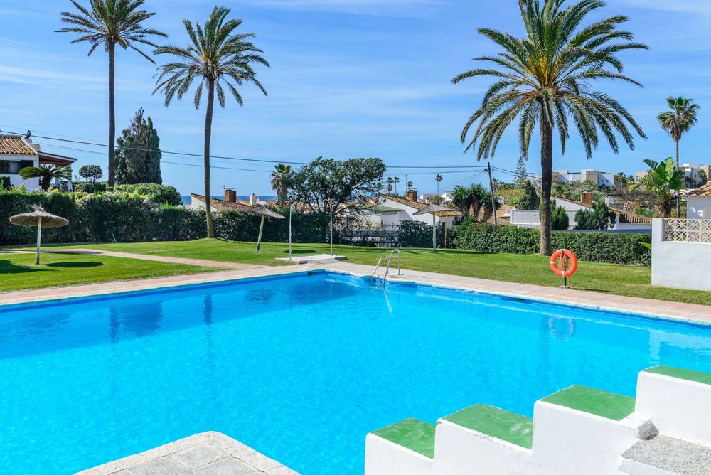 House | Resale in Estepona in Estepona, Costa del Sol - Main property photo