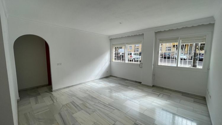 Apartment | Resale in Estepona in Estepona, Costa del Sol - Photo 5