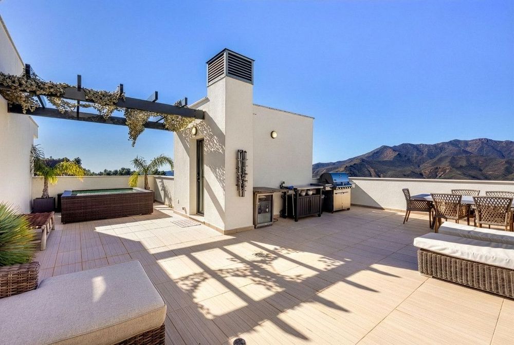 Penthouse | Resale in Alhaurin Golf in Alhaurin Golf, Costa del Sol - Main property photo