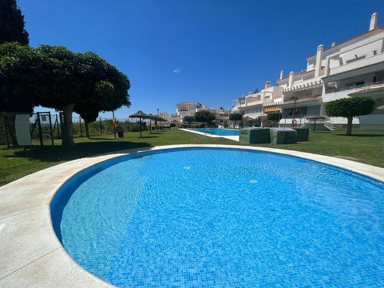Apartment | Resale in Río Real in Río Real, Costa del Sol - Photo 3