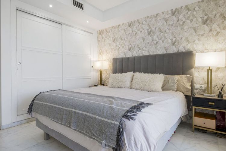 Apartment | Resale in Torrequebrada in Torrequebrada, Costa del Sol - Photo 4