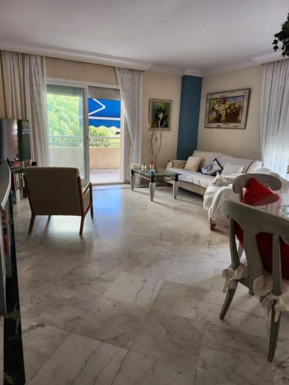 Apartment | Resale in Puerto Banús in Puerto Banús, Costa del Sol - Photo 4