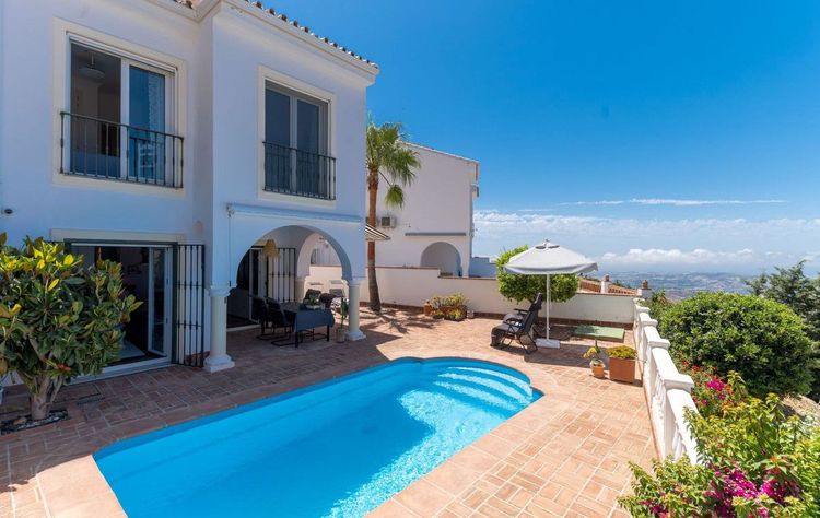 House | Resale in Mijas in Mijas Others, Costa del Sol - Photo 3