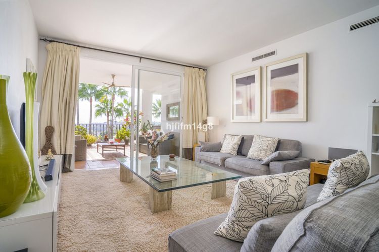 Apartment | Resale in Nueva Andalucía in Nueva Andalucía, Costa del Sol - Photo 5