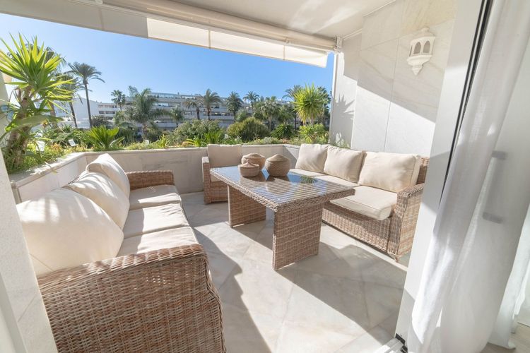 Apartment | Resale in Marbella in Marbella Others, Costa del Sol - Photo 2