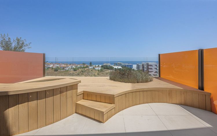 Apartment | Resale in Fuengirola in Fuengirola Others, Costa del Sol - Photo 3