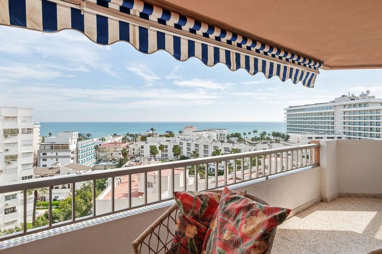 Apartment | Resale in Torremolinos in Torremolinos Others, Costa del Sol - Photo 2