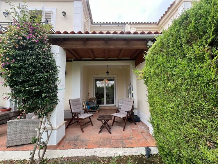 House | Resale in La Alcaidesa in La Alcaidesa, Costa del Sol - Photo 5