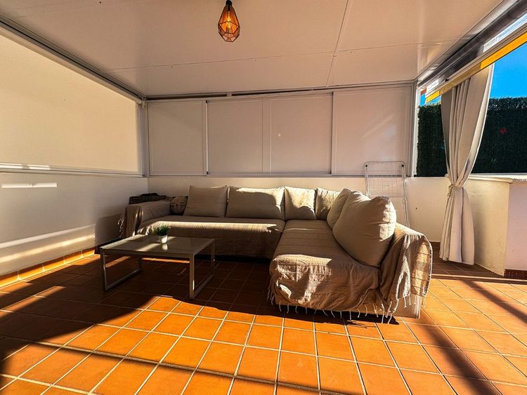 House | Resale in Finestrat in Finestrat, Costa Blanca - Photo 4