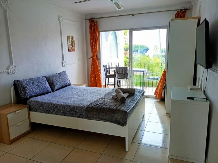 Apartment | Resale in Calypso in Calypso, Costa del Sol - Photo 2