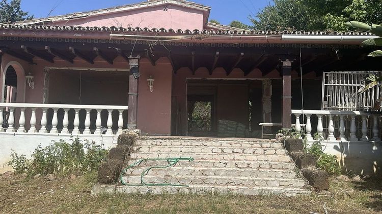 House | Resale in Nueva Andalucía in Nueva Andalucía Others, Costa del Sol - Photo 2