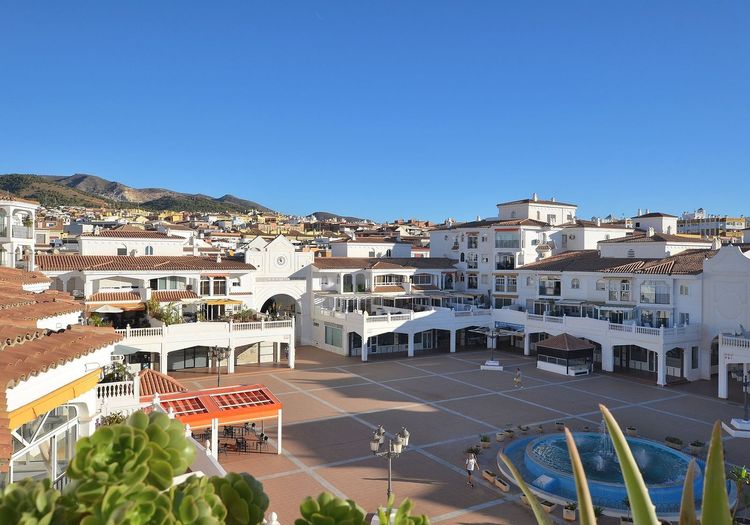 Apartment | Resale in Arroyo de la Miel in Arroyo de la Miel, Costa del Sol - Photo 4