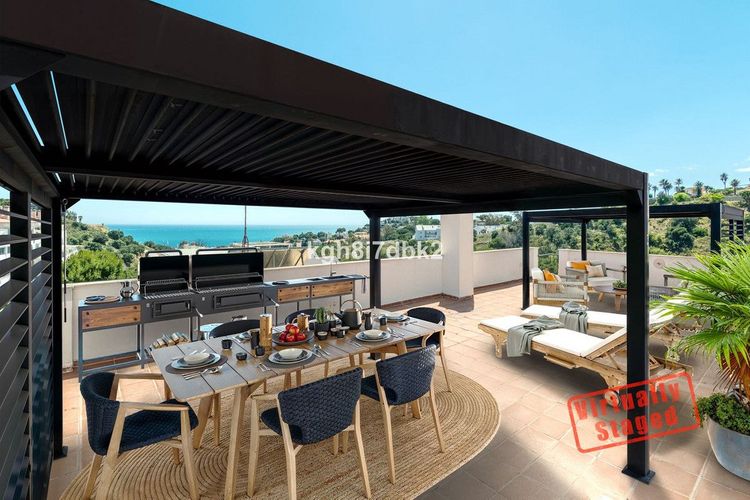 Penthouse | Resale in Benalmadena Costa in Benalmadena Costa, Costa del Sol - Photo 2