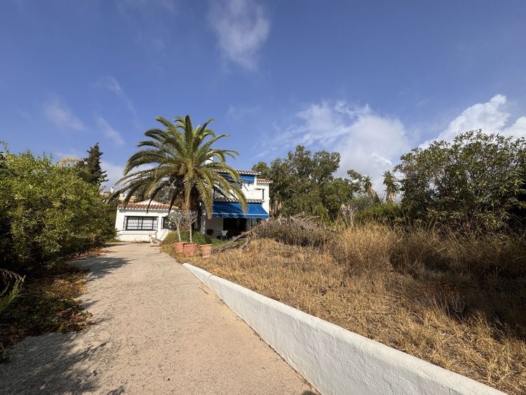 House | Resale in Mijas Costa in Mijas Costa, Costa del Sol - Photo 2