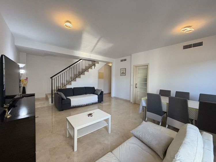 Apartment | Resale in Estepona in Estepona, Costa del Sol - Photo 5