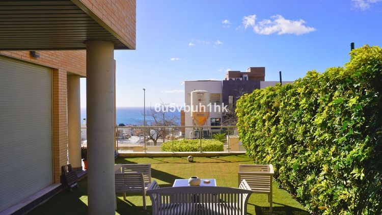 House | Resale in Málaga in Málaga, Costa del Sol - Photo 2