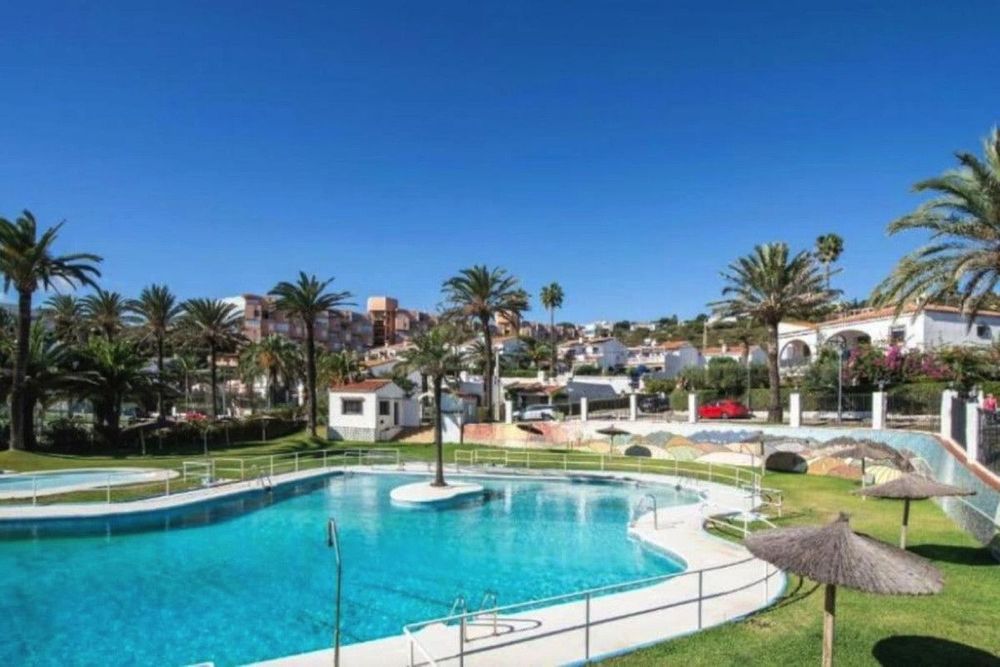 Apartment | Resale in Torreguadiaro in Torreguadiaro, Costa del Sol - Main property photo