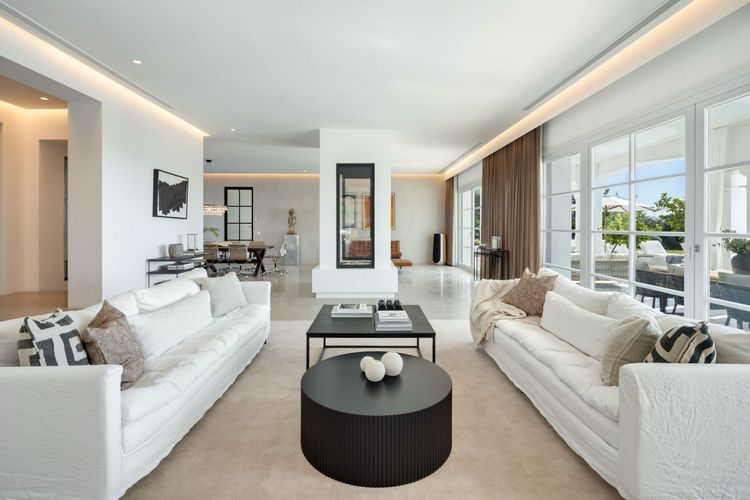 House | Resale in Benahavís in Benahavís Others, Costa del Sol - Photo 2