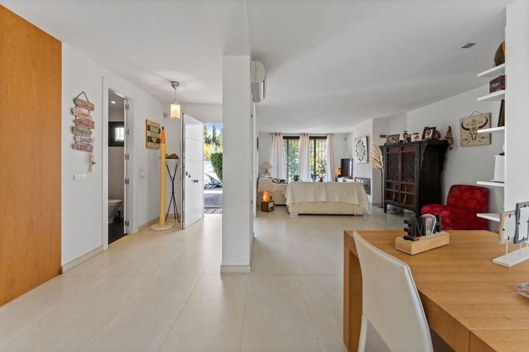 House | Resale in Mijas in Mijas Others, Costa del Sol - Photo 5