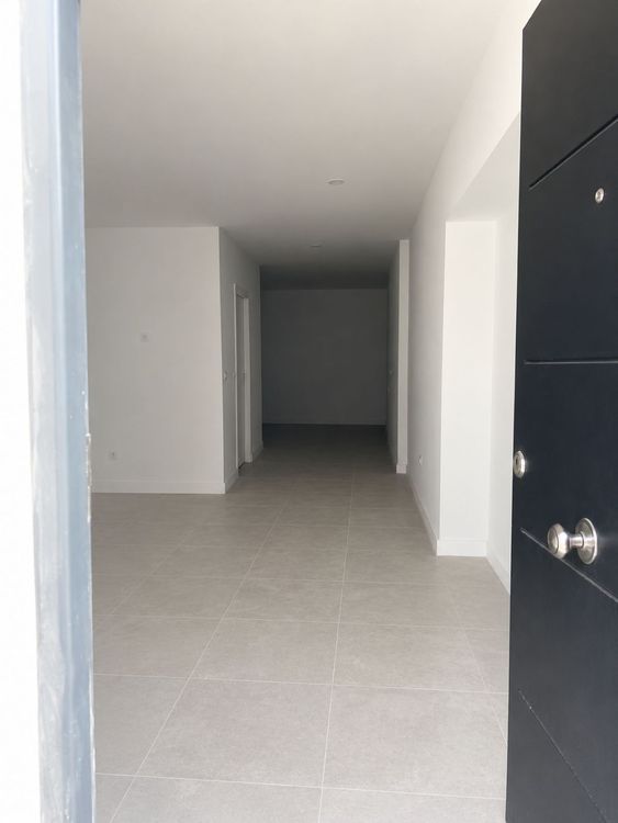 Apartment | Resale in Bajondillo in Bajondillo, Costa del Sol - Photo 2