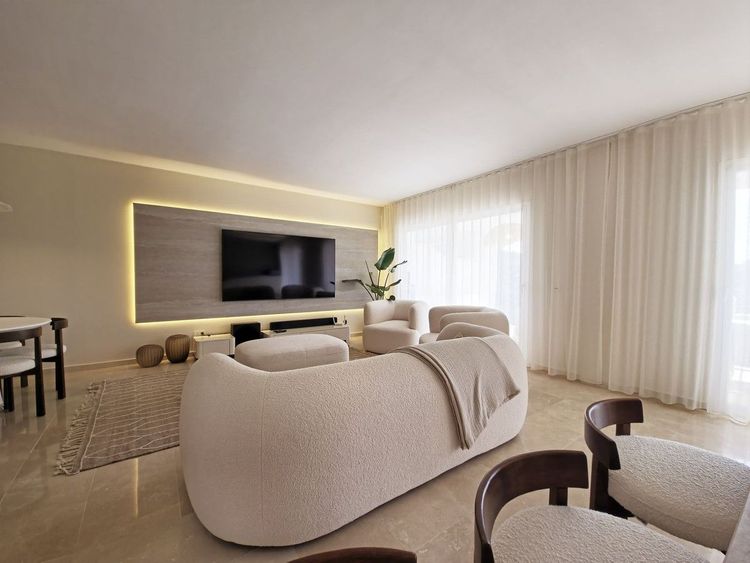 Apartment | Resale in Benahavís in Benahavís Others, Costa del Sol - Photo 5