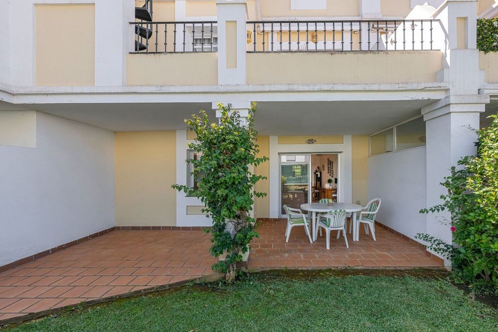 Apartment | Resale in Nueva Andalucía in Nueva Andalucía Others, Costa del Sol - Main property photo