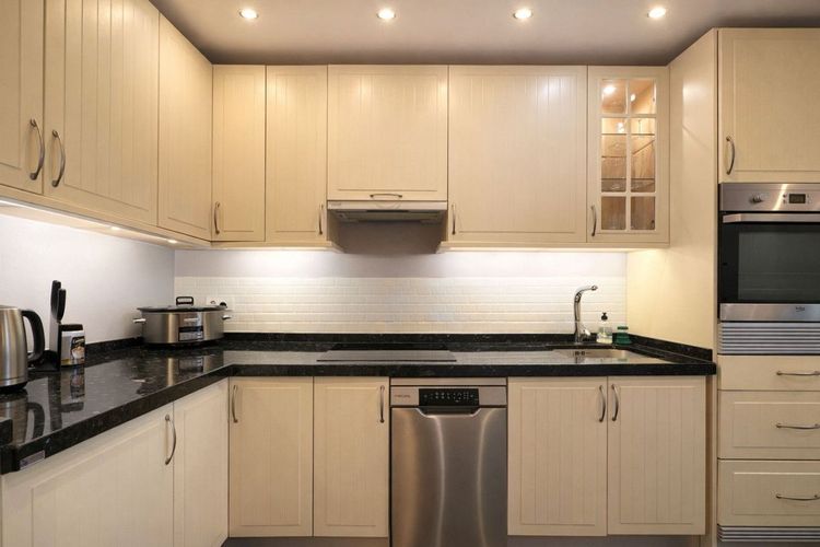 Apartment | Resale in El Faro in El Faro, Costa del Sol - Photo 4