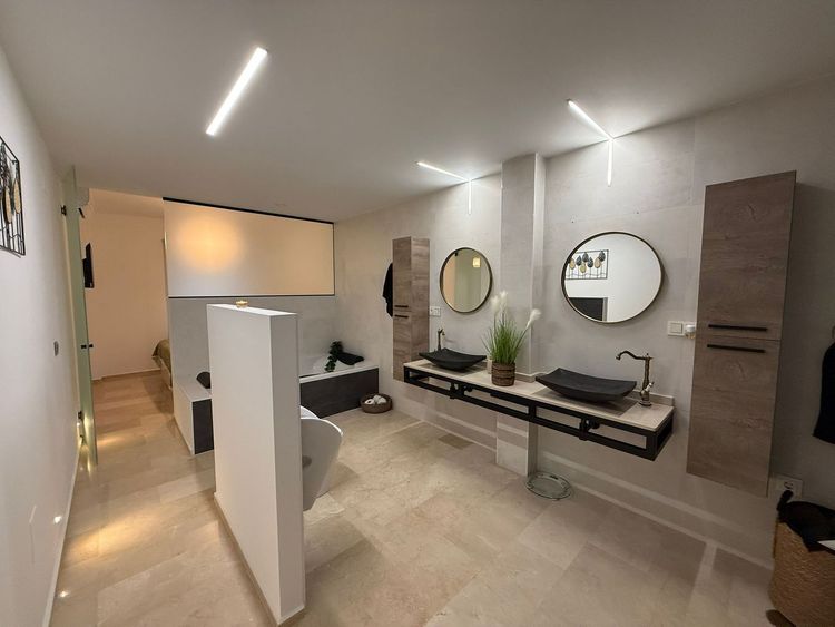 Apartment | Resale in Riviera del Sol in Riviera del Sol, Costa del Sol - Photo 2