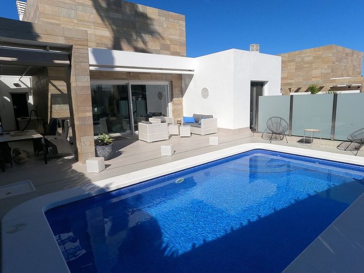 House | Resale in Algorfa in Algorfa, Costa Blanca - Photo 2