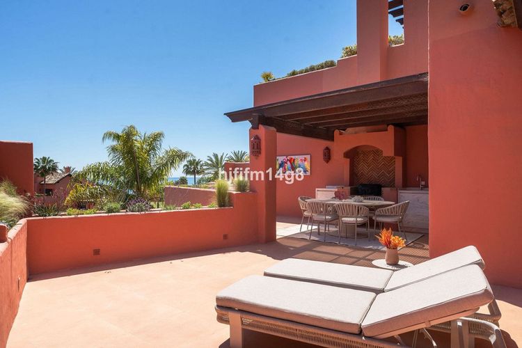 Penthouse | Resale in Estepona - Development photo 1