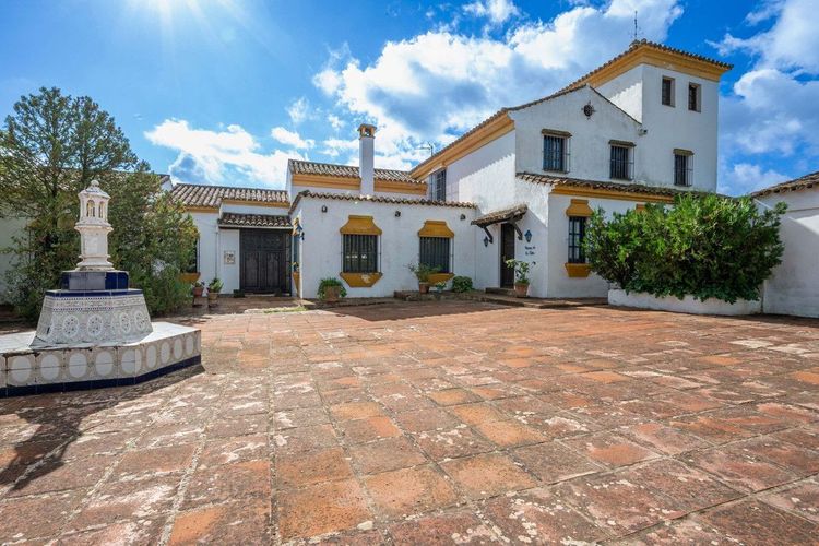 House | Resale in Ronda in Ronda, Costa del Sol - Photo 3