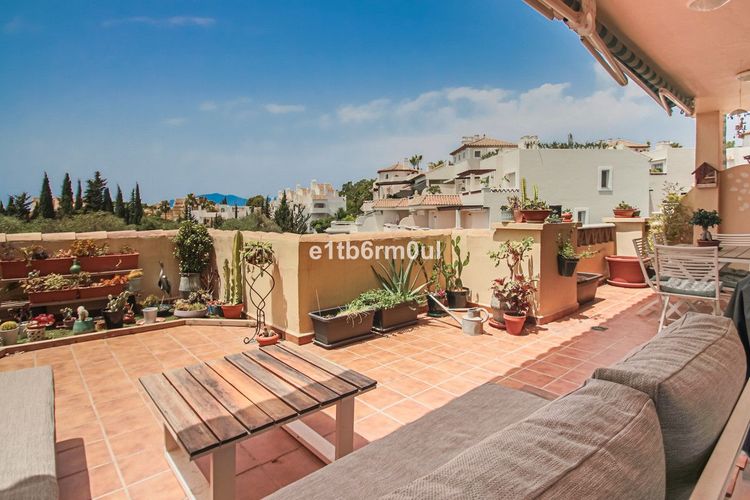 Penthouse | Resale in Nagüeles in Nagüeles, Costa del Sol - Photo 4