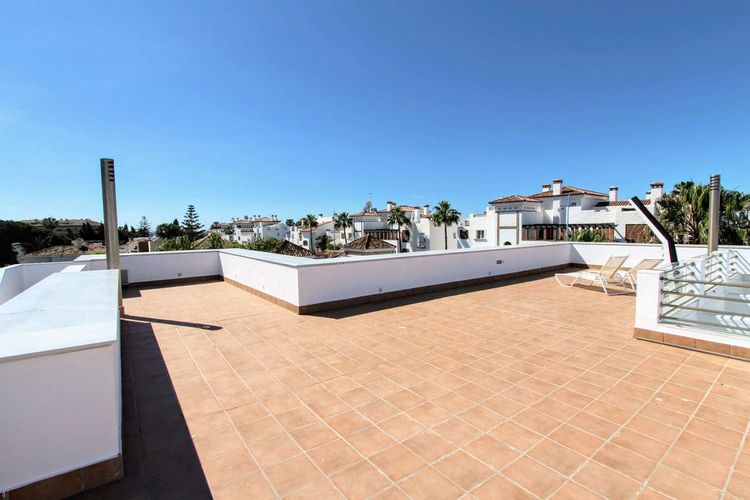 House | Resale in San Pedro de Alcántara in San Pedro de Alcántara Others, Costa del Sol - Photo 2