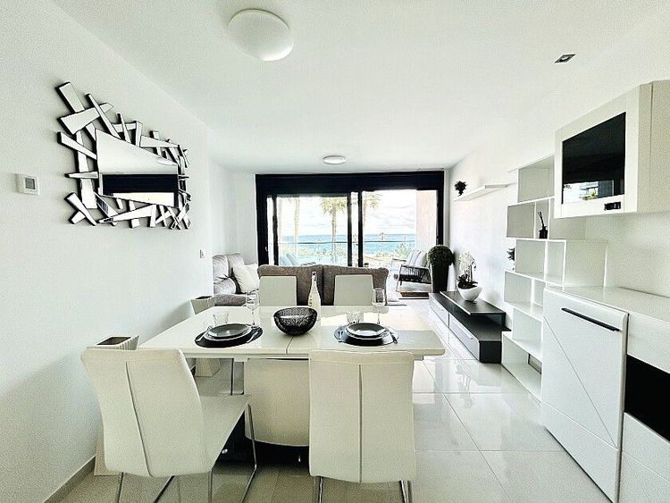 Apartment | Resale in Punta Prima in Punta Prima, Costa Blanca - Photo 5